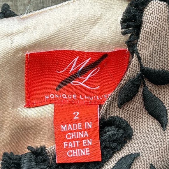 ML Monique Lhuillier Calypso Lace Dresss, size 2 - Picture 11 of 13